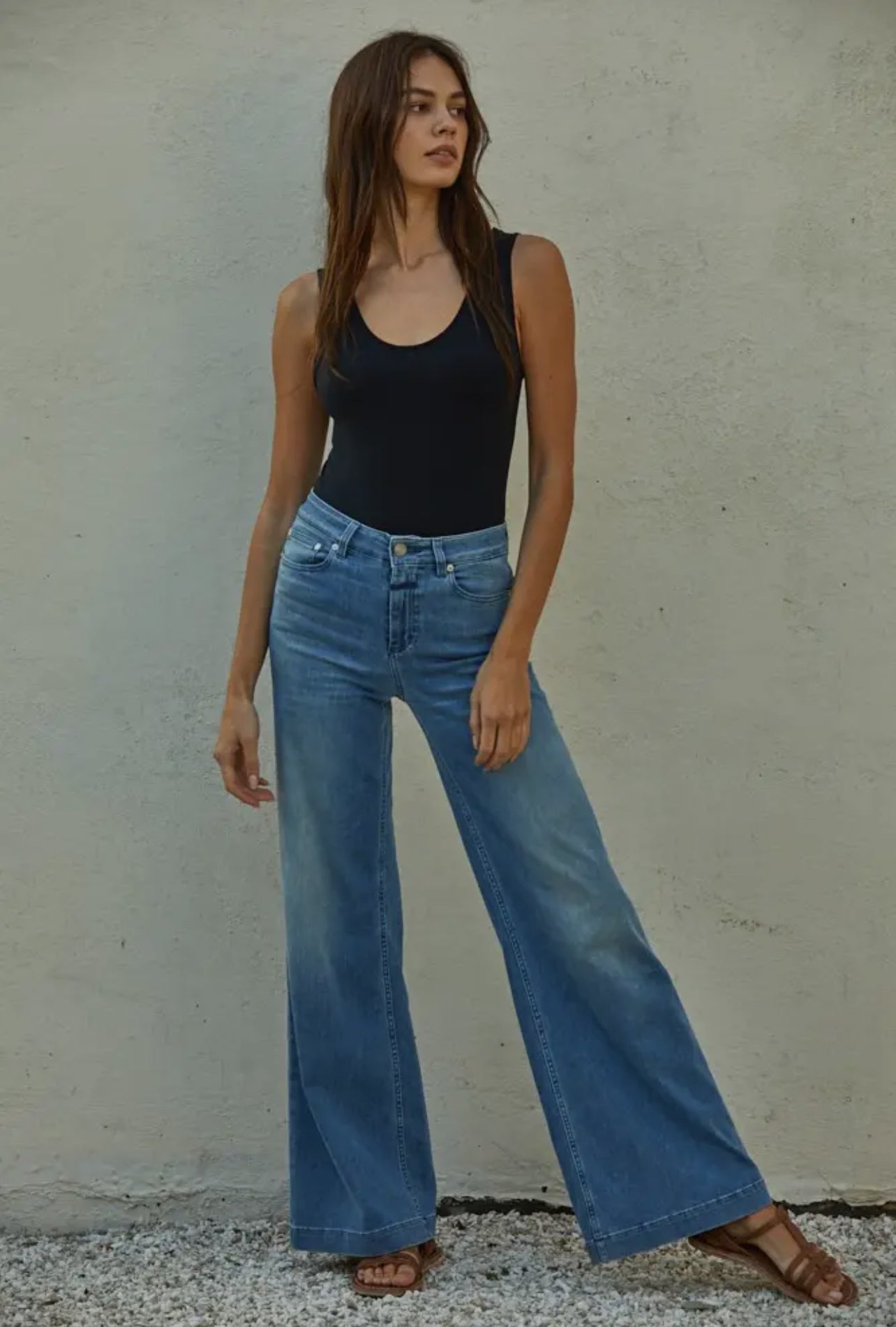 Seamless reverse U-V Neck Tank